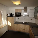 Mott *