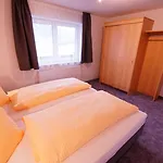 Mott Apartmán
